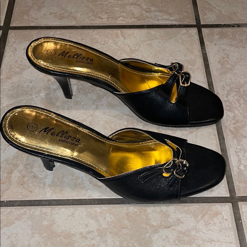 Elegant Black and Gold Kitten Heels with Pointed Toe